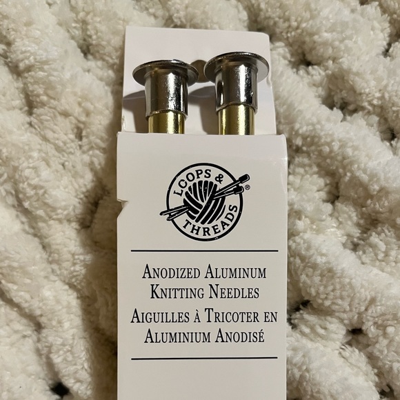 Knitting Needles - Picture 2 of 3